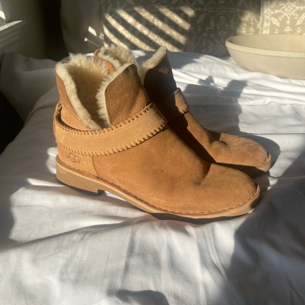 chestnut uggs size 8